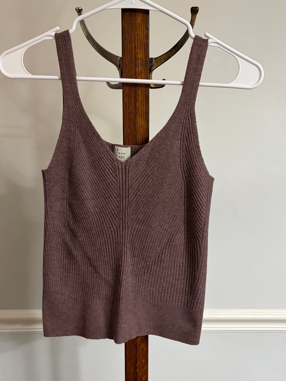 a new day Ribbed V-Neck Tank Top - Mauve